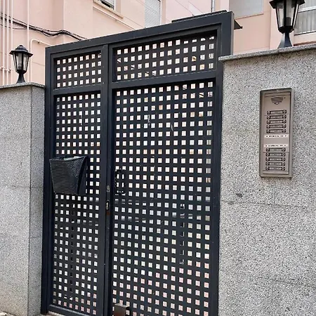 Vut Almenas דירה *